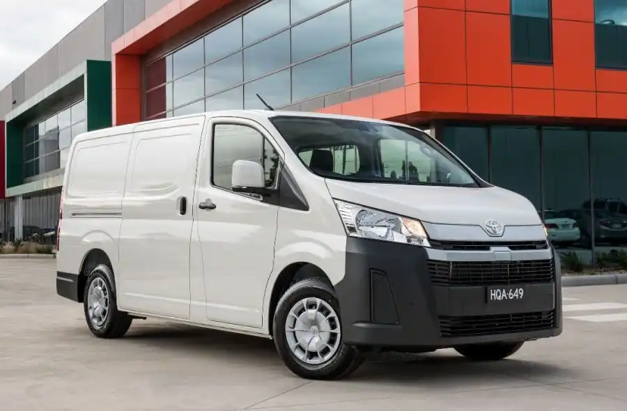 review-toyota-hiace