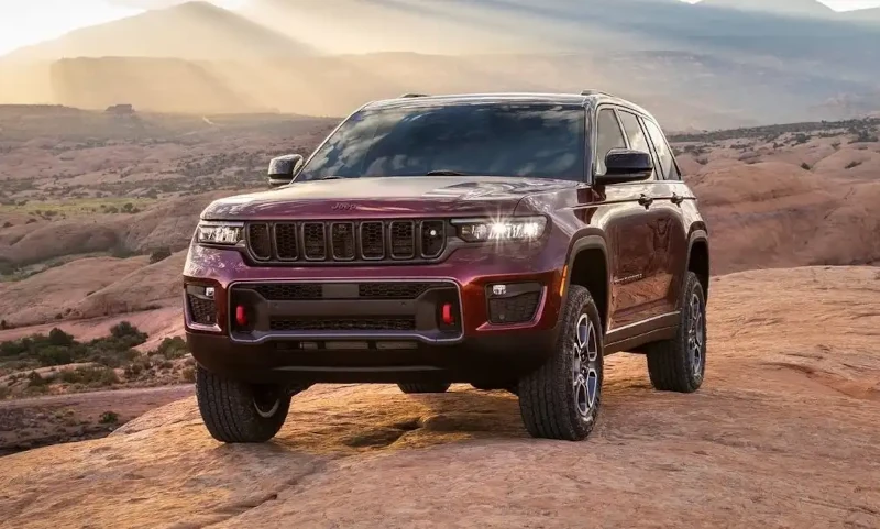 2023 jeep grand cherokee front